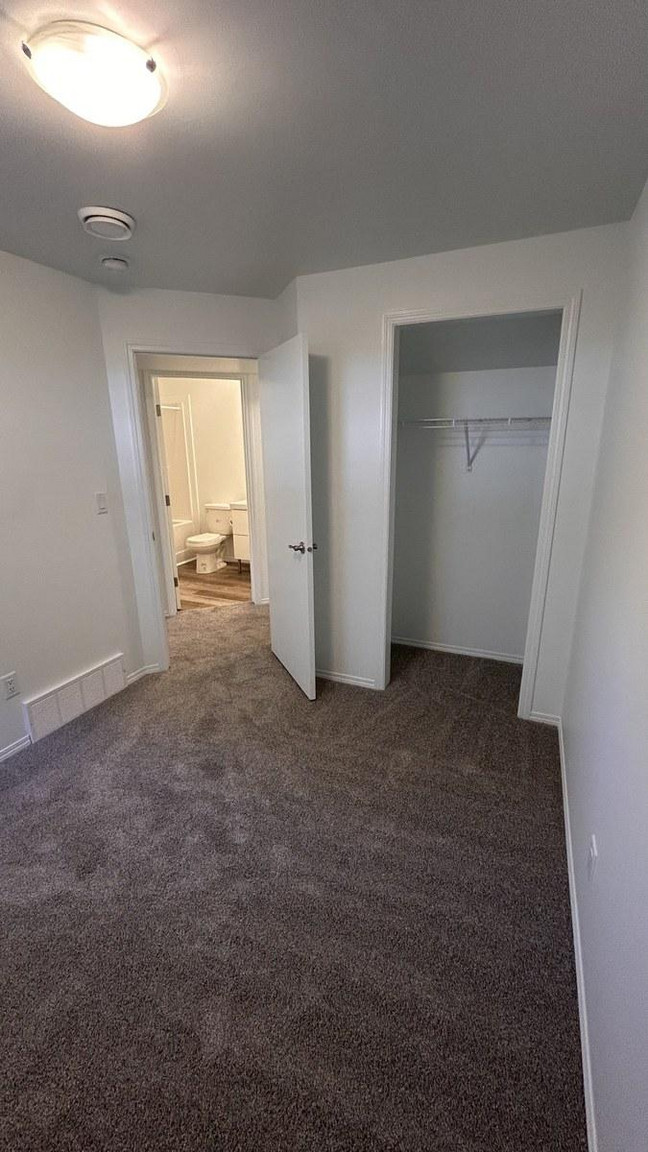 SF236 | 1 MONTH FREE | Spacious 3 Bedroom Basement Suite – Highlands - Photo 35