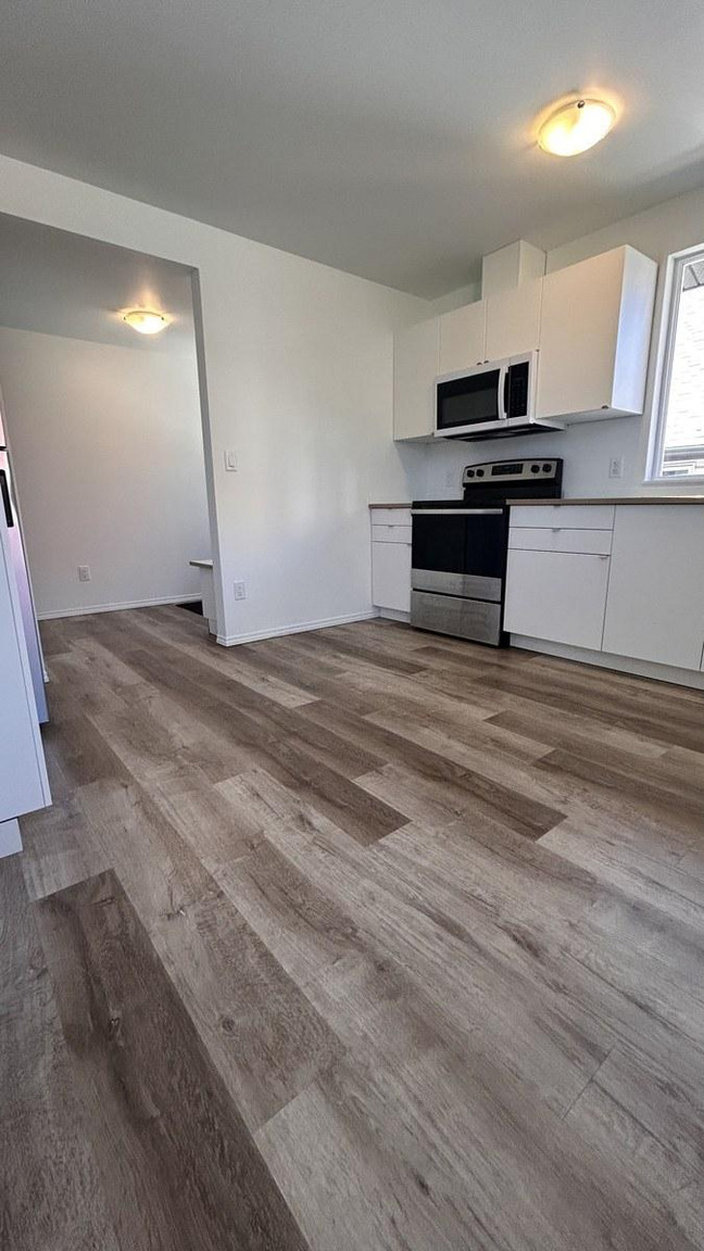 SF236 | 1 MONTH FREE | Spacious 3 Bedroom Basement Suite – Highlands - Photo 43