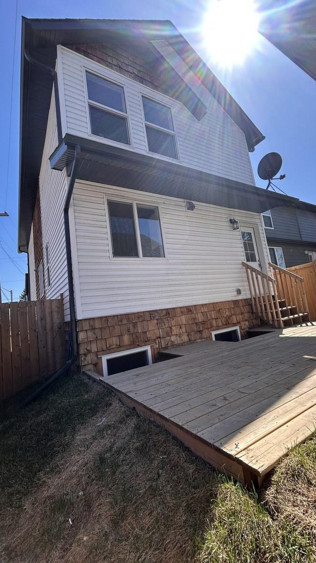 SF236 | 1 MONTH FREE | Spacious 3 Bedroom Basement Suite – Highlands - Photo 65