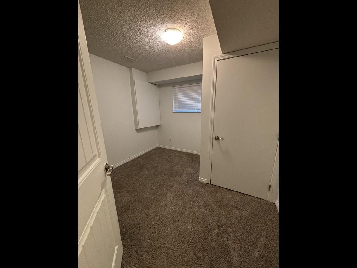 SF208 | 1 Month Free – Spacious 3 Bedroom Basement Suite – North Edmonton - Photo 9