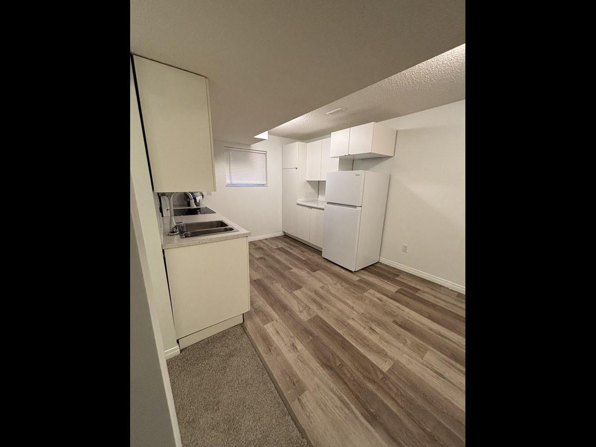 SF208 | 1 Month Free – Spacious 3 Bedroom Basement Suite – North Edmonton - Photo 23