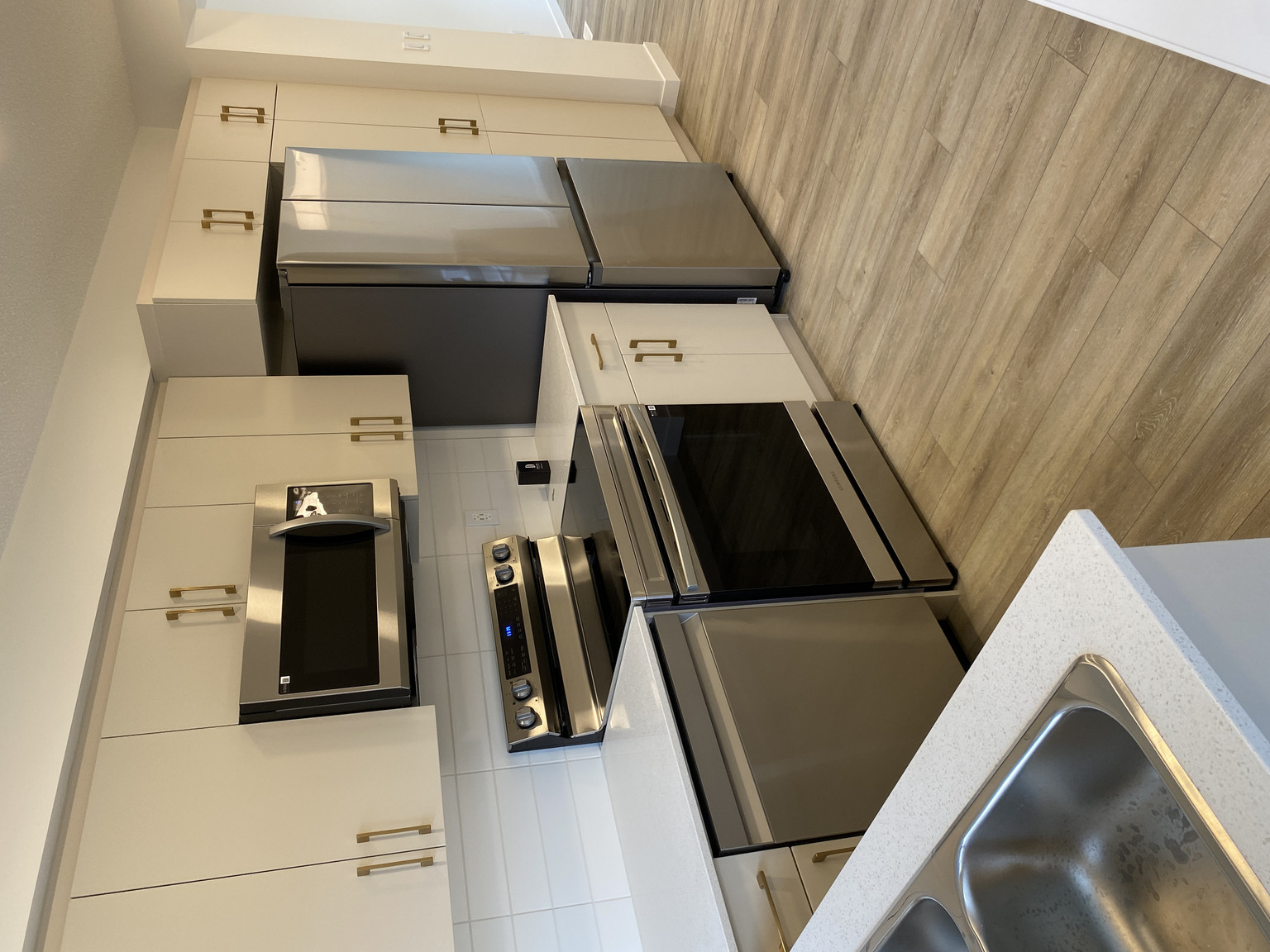 SF262 - 2 Bedroom, 1.5 Bathroom Townhome in Tamarack SE Edmonton  - Photo 4