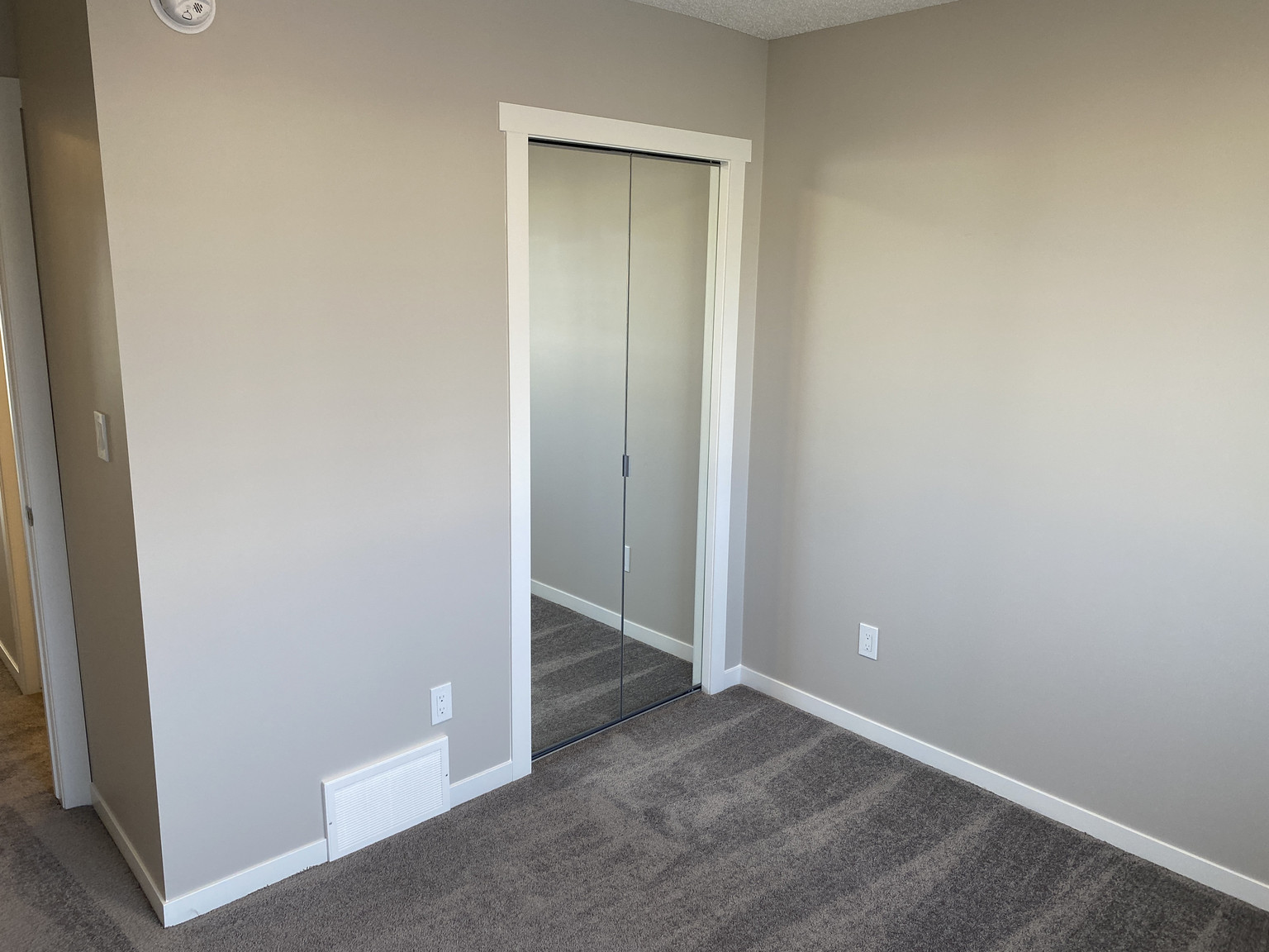 SF135 | 2 Bedroom, 1.5 Bathrooms Townhouse – Crystallina Near West  - Photo 15