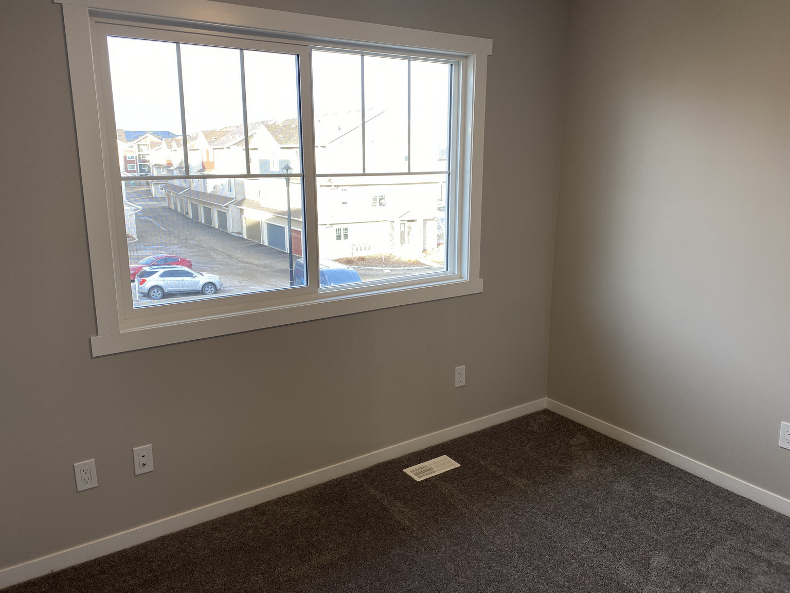 SF135 | 2 Bedroom, 1.5 Bathrooms Townhouse – Crystallina Near West  - Photo 16