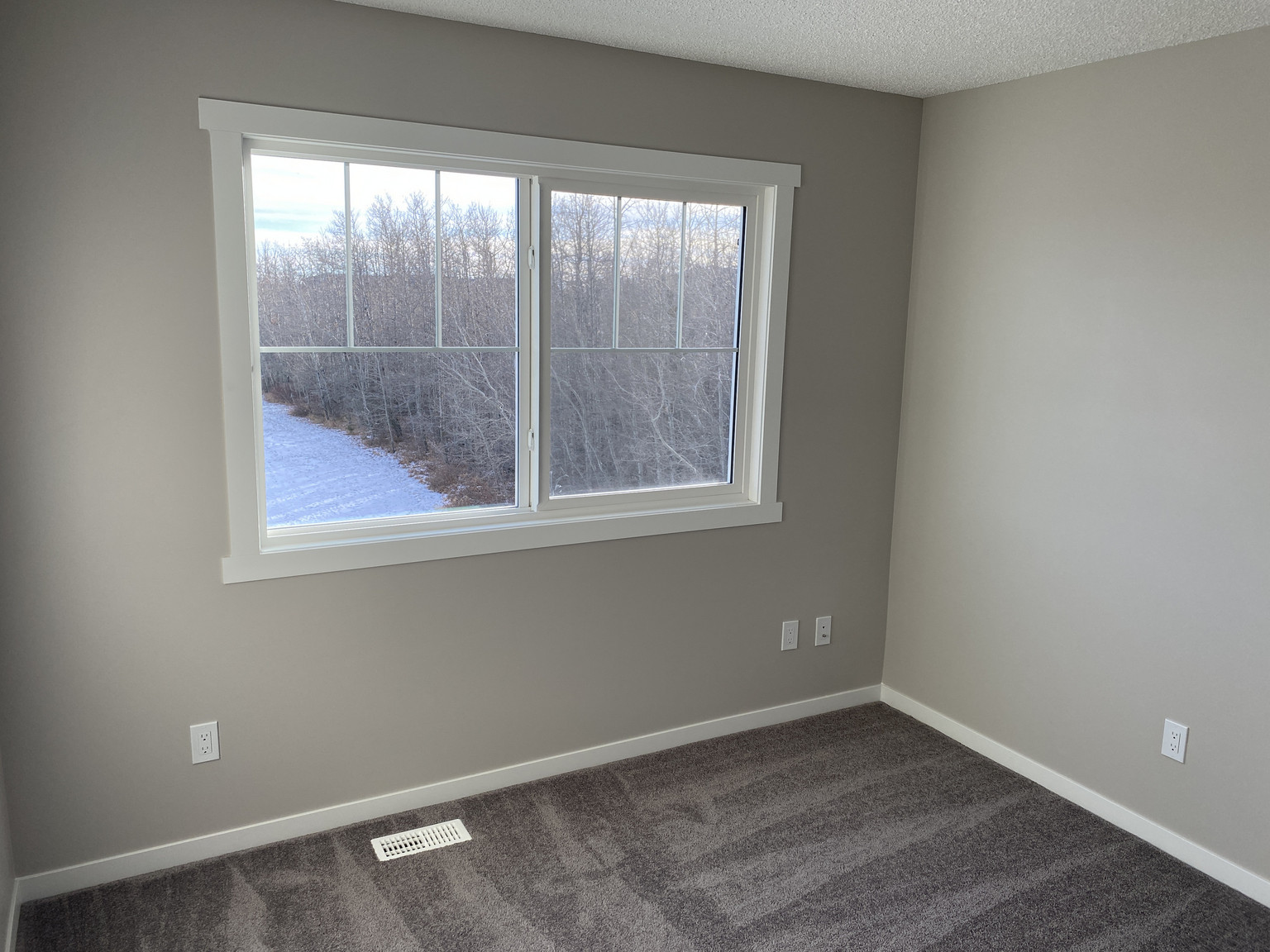 SF135 | 2 Bedroom, 1.5 Bathrooms Townhouse – Crystallina Near West  - Photo 17