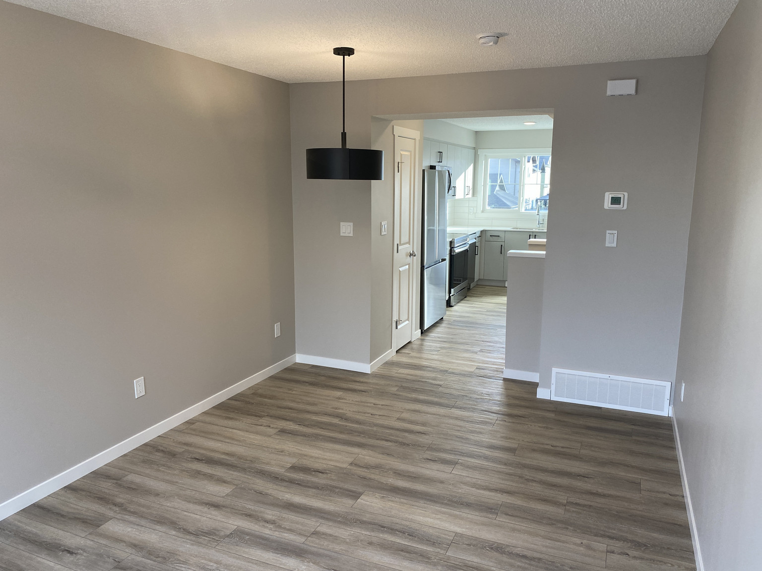 SF135 | 2 Bedroom, 1.5 Bathrooms Townhouse – Crystallina Near West  - Photo 2