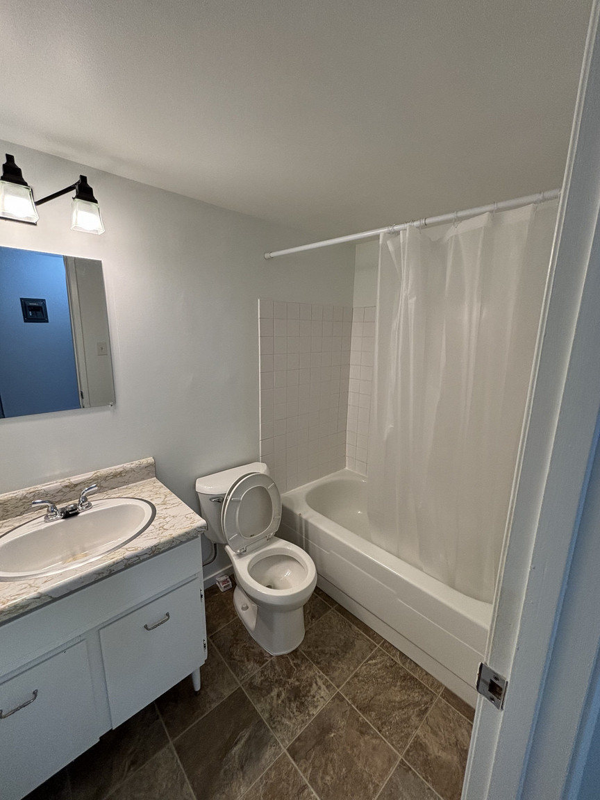 SF232 – Beverly Heights Multi-Unit for Rent | 1 & 2 Bed Suites | 3607 118 Ave NW Edmonton | 1 Mon... - Photo 26