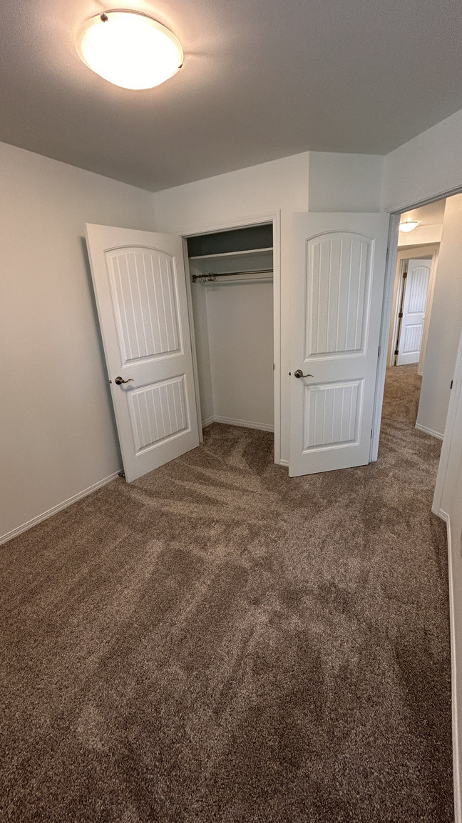 1 MONTH FREE – 4 Bedroom, 2.5 Bathroom Main Floor Home | Montrose | SF205 - Photo 42