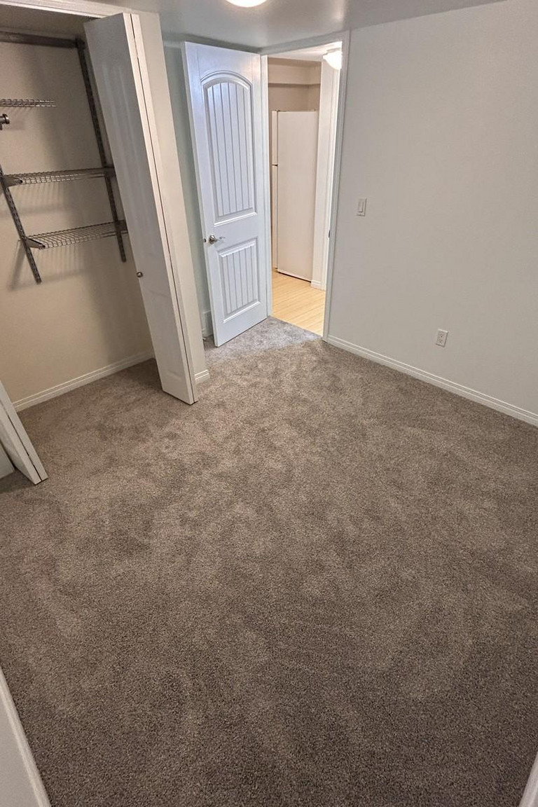 Modern 2 Bedroom, 1 Bathroom Basement Suite in NW Edmonton | SF209 - Photo 36