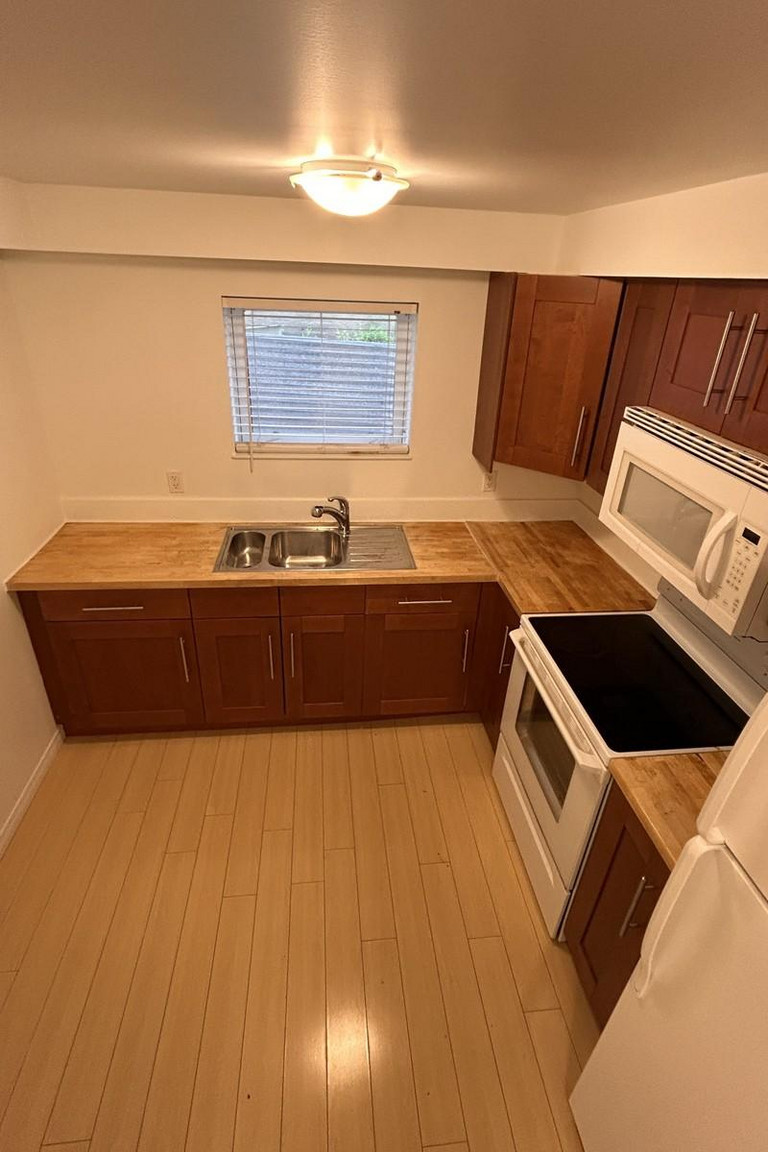 Modern 2 Bedroom, 1 Bathroom Basement Suite in NW Edmonton | SF209 - Photo 10