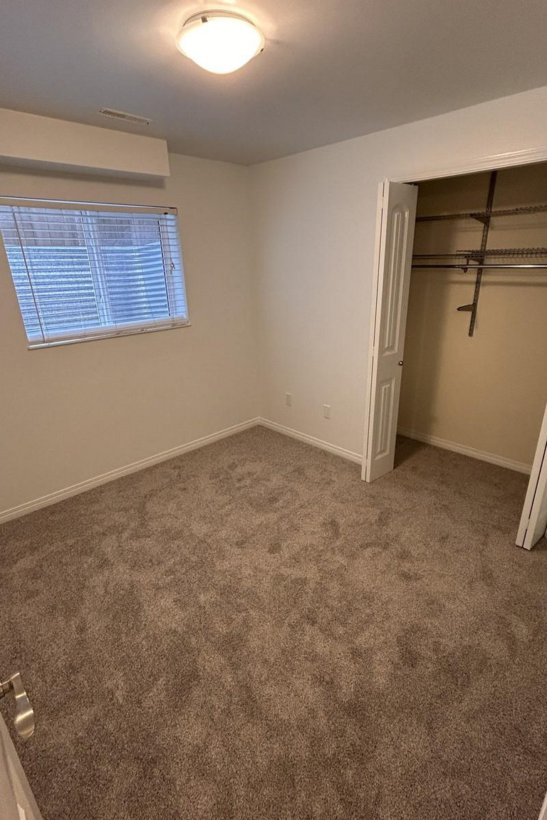 Modern 2 Bedroom, 1 Bathroom Basement Suite in NW Edmonton | SF209 - Photo 40