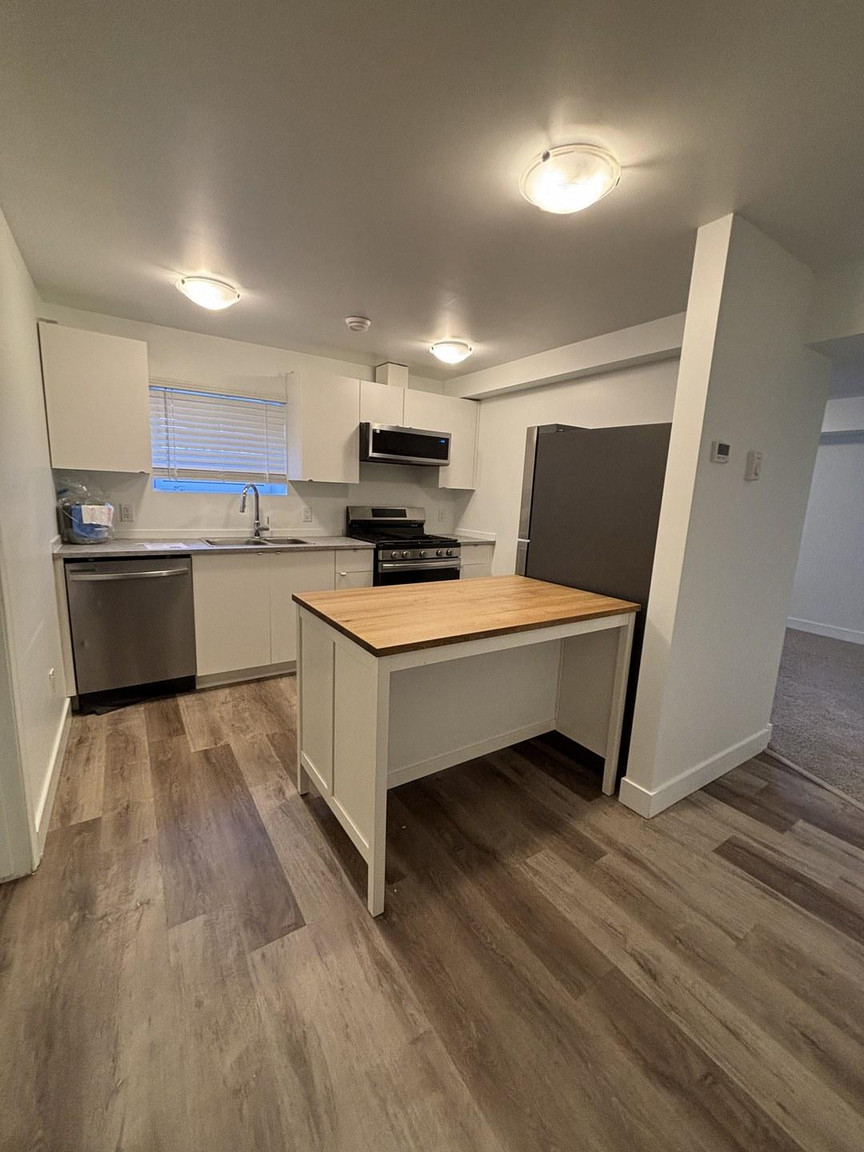 SF212 – 6404, 6406 & 6408 119 Ave NW | Multiple Units Available | 1 MONTH FREE - Photo 12