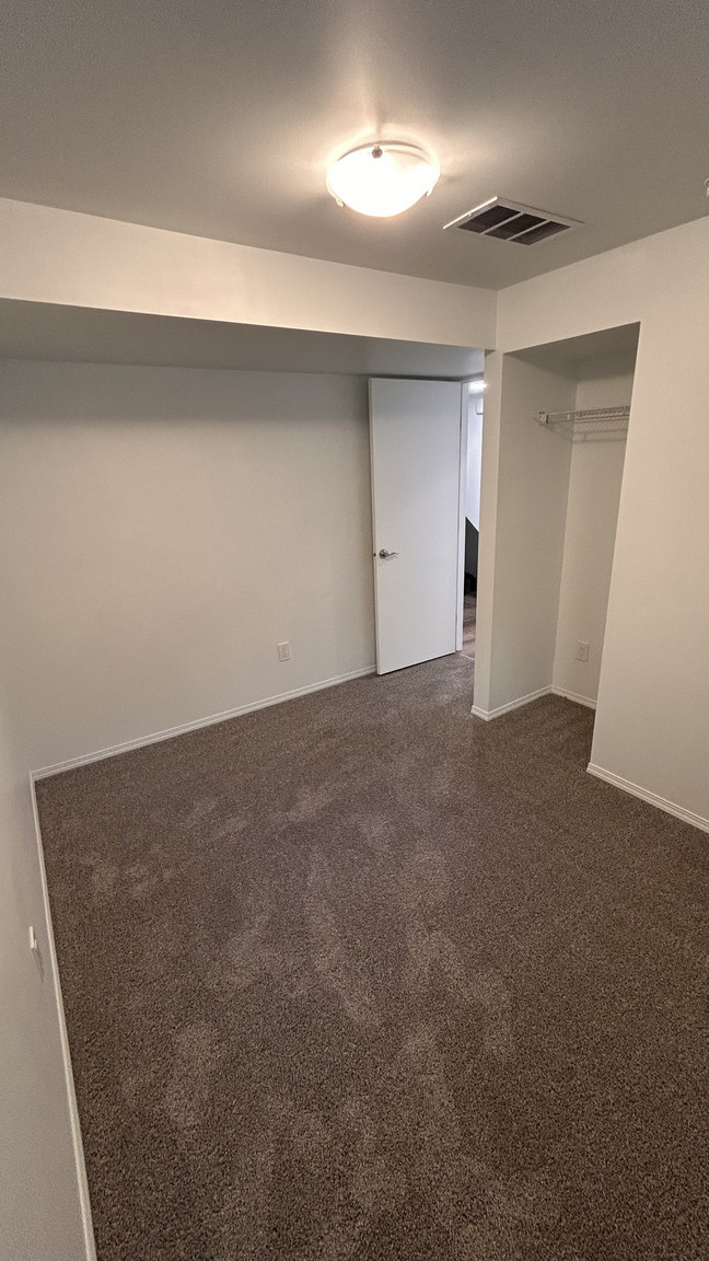 SF217 | 1 Month Free – 2 Bedroom Basement Suite in Newton  - Photo 22