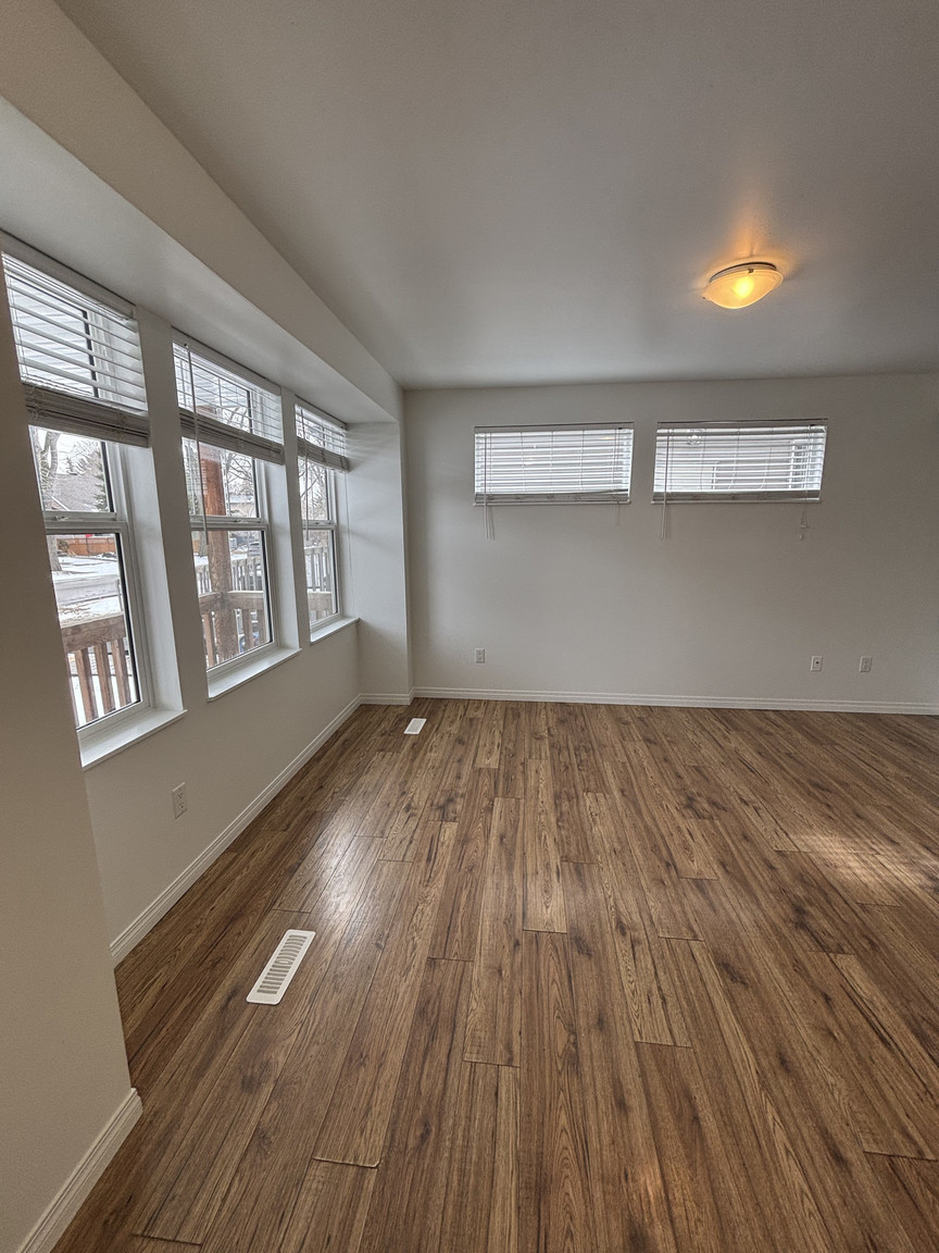 SF222 – Montrose Duplex for Rent | 4-Bed 2.5-Bath Main Floor | 12228 60 St NW Edmonton | 1 Month ... - Photo 24