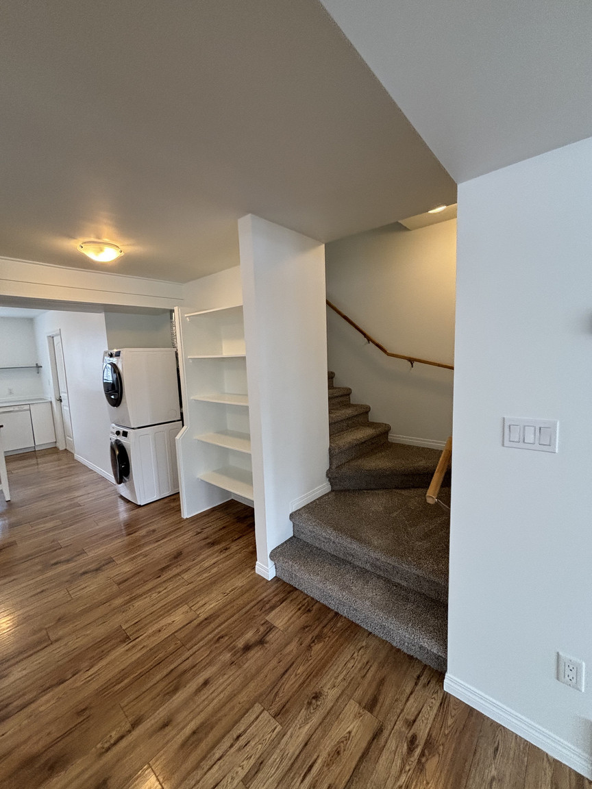 SF222 – Montrose Duplex for Rent | 4-Bed 2.5-Bath Main Floor | 12228 60 St NW Edmonton | 1 Month ... - Photo 16