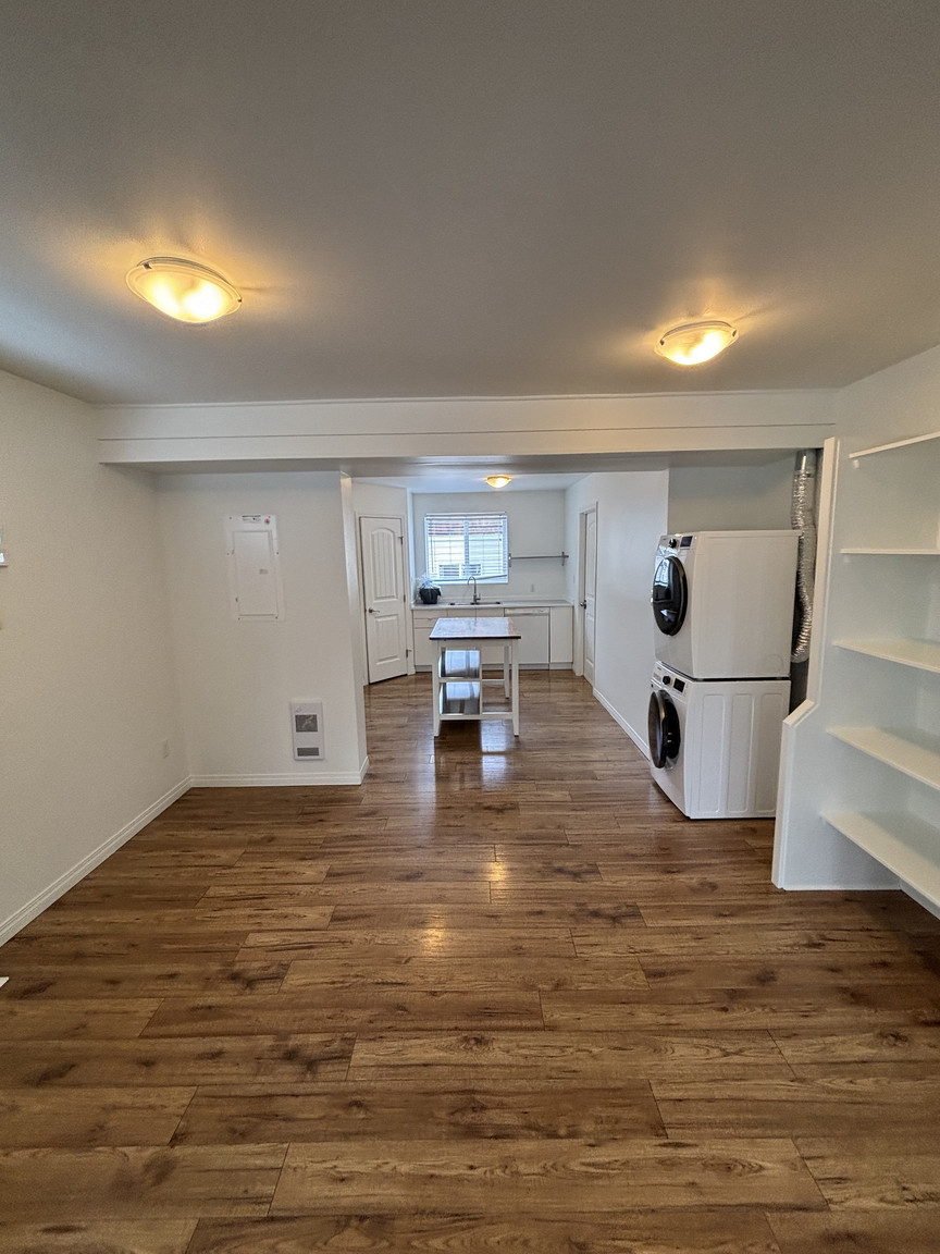SF222 – Montrose Duplex for Rent | 4-Bed 2.5-Bath Main Floor | 12228 60 St NW Edmonton | 1 Month ... - Photo 14