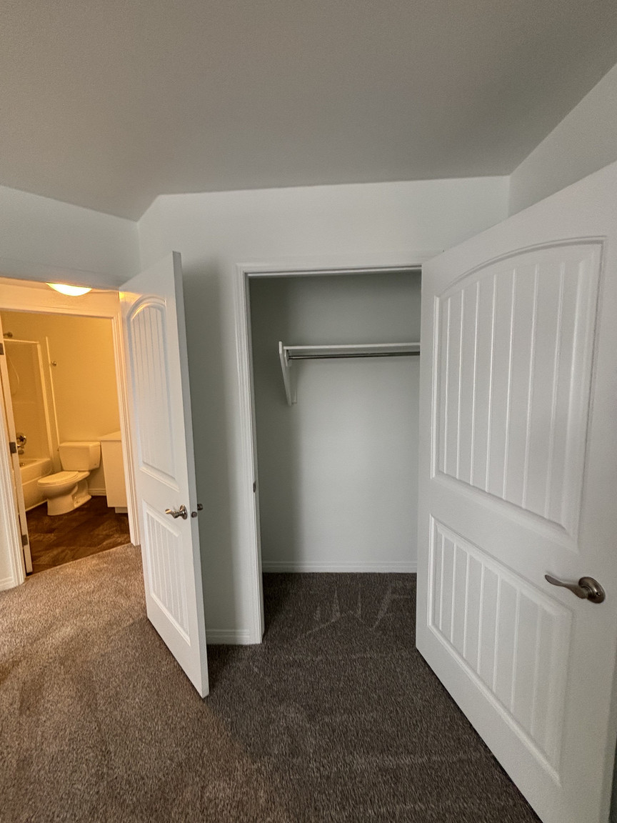 SF222 – Montrose Duplex for Rent | 4-Bed 2.5-Bath Main Floor | 12228 60 St NW Edmonton | 1 Month ... - Photo 34