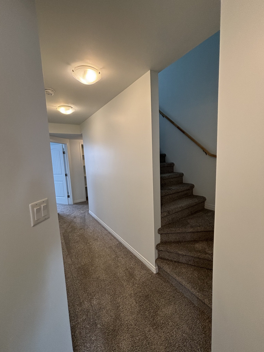 SF222 – Montrose Duplex for Rent | 4-Bed 2.5-Bath Main Floor | 12228 60 St NW Edmonton | 1 Month ... - Photo 38