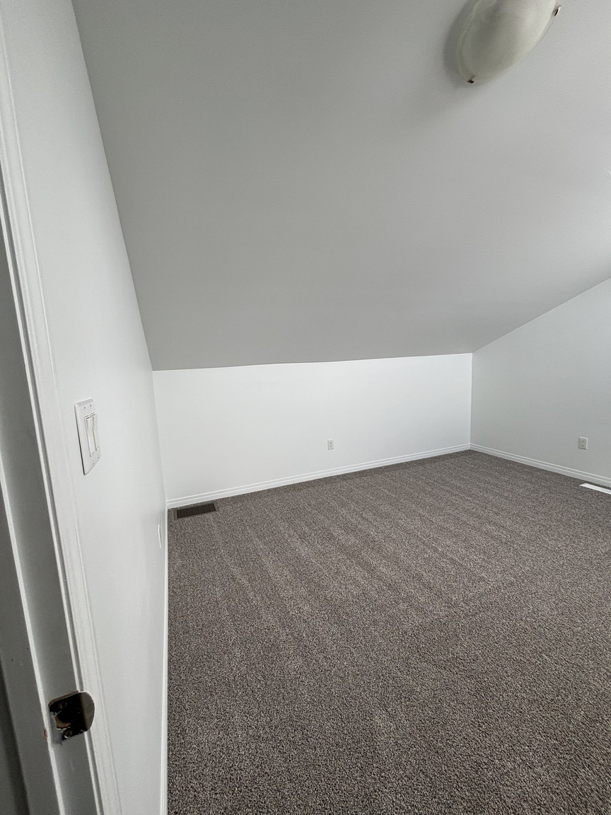 SF222 – Montrose Duplex for Rent | 4-Bed 2.5-Bath Main Floor | 12228 60 St NW Edmonton | 1 Month ... - Photo 44