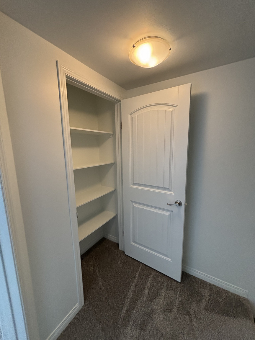 SF222 – Montrose Duplex for Rent | 4-Bed 2.5-Bath Main Floor | 12228 60 St NW Edmonton | 1 Month ... - Photo 50