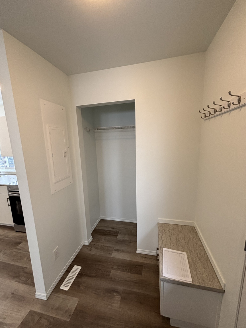 SF223 – Newton Garden Suite for Rent | 4-Bed 2 Bath  -  12021 55 St NW Edmonton | 1 Month Free - Photo 23