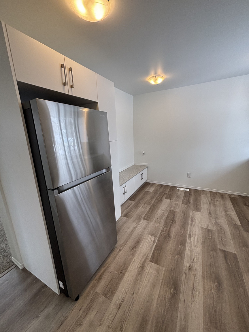 SF223 – Newton Garden Suite for Rent | 4-Bed 2 Bath  -  12021 55 St NW Edmonton | 1 Month Free - Photo 7