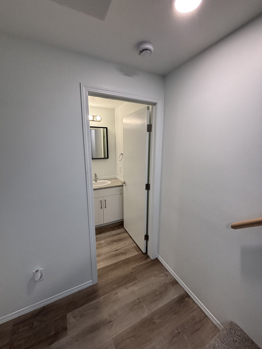 SF223 – Newton Garden Suite for Rent | 4-Bed 2 Bath  -  12021 55 St NW Edmonton | 1 Month Free - Photo 47