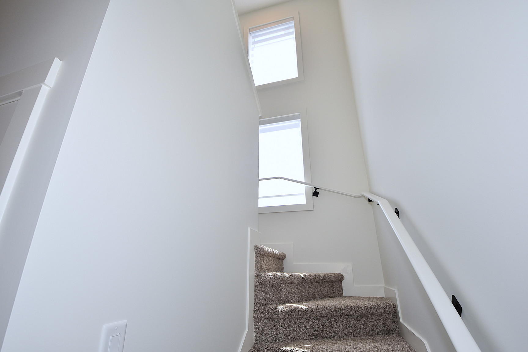 1 Month Free – 3 Bedroom Main Floor Home  in Grovenor |  SF337  - Photo 15