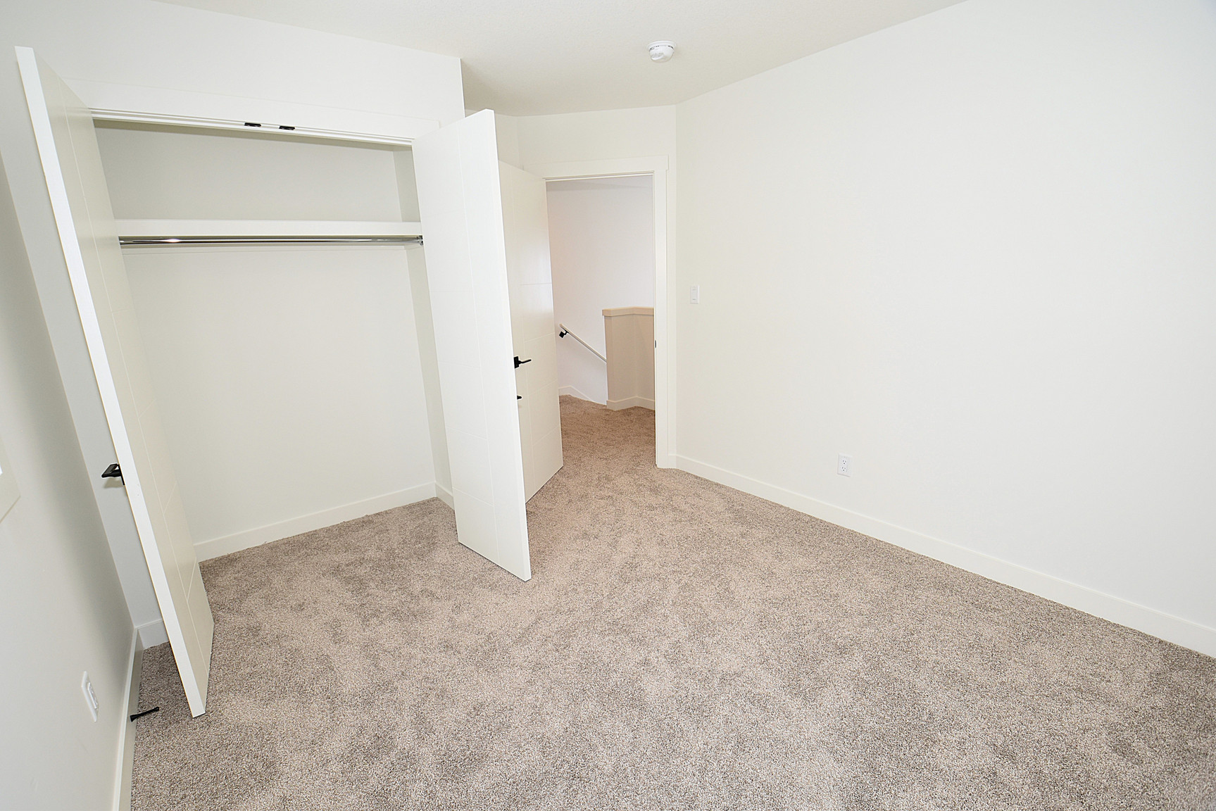 1 Month Free – 3 Bedroom Main Floor Home  in Grovenor |  SF337  - Photo 24