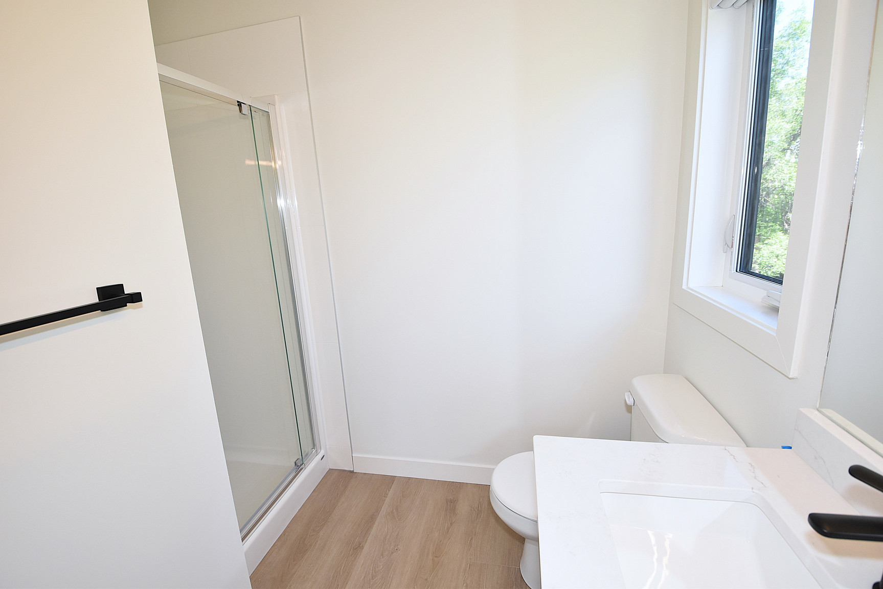 1 Month Free – 3 Bedroom Main Floor Home  in Grovenor |  SF337  - Photo 34