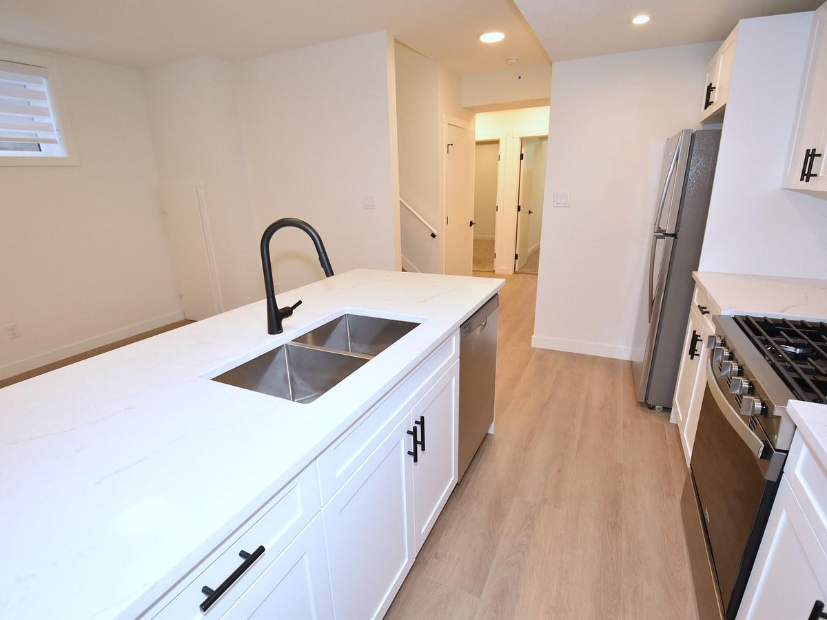 SF338 2 Bedroom Basement Suite in Grovenor  - Photo 17