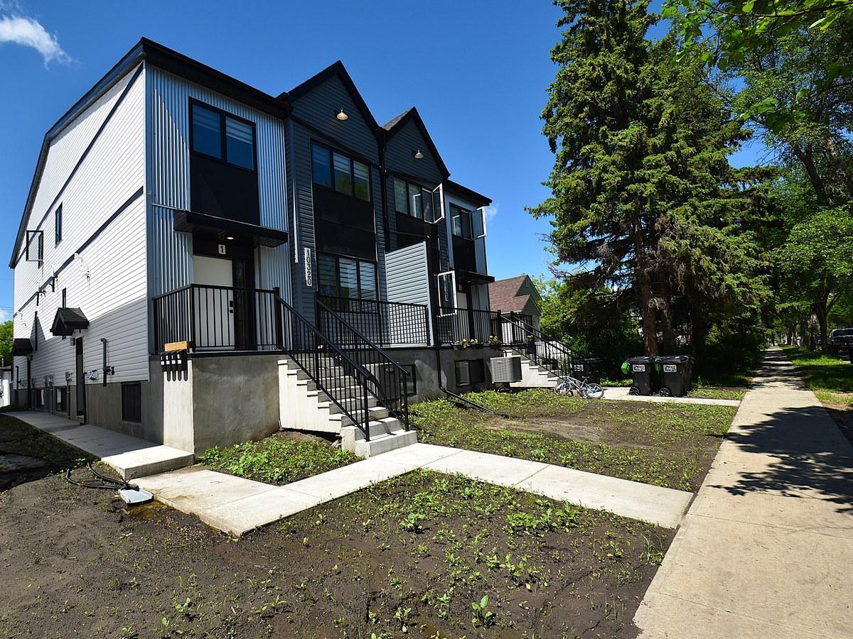 SF338 - 3 Bedroom Main Floor Home – Grovenor 1 Month Free –