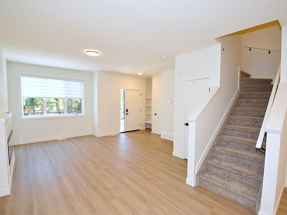 SF338 - 3 Bedroom Main Floor Home – Grovenor 1 Month Free – - Photo 7