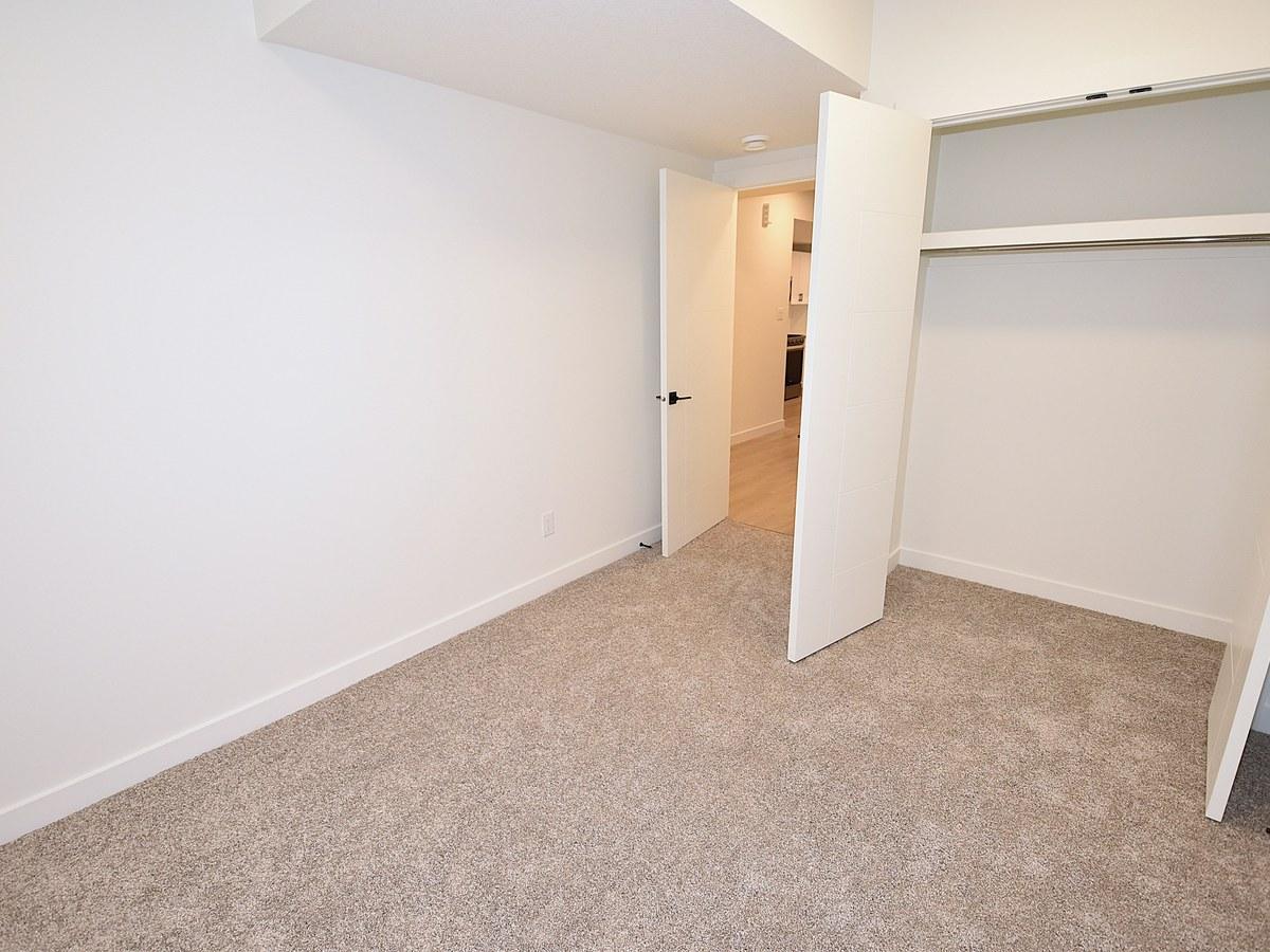SF338 - 3 Bedroom Main Floor Home – Grovenor 1 Month Free – - Photo 21