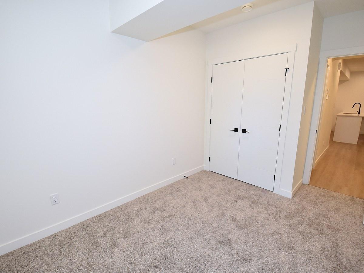 SF338 - 3 Bedroom Main Floor Home – Grovenor 1 Month Free – - Photo 23