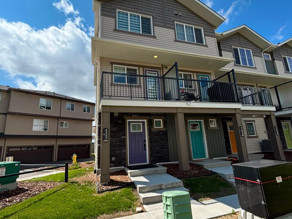 SF262 - 2 Bedroom, 1.5 Bathroom Townhome in Tamarack SE Edmonton 