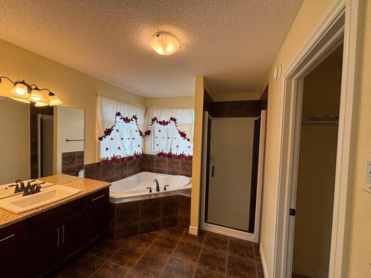 SF341 - 3 Bedroom, 2.5 Bathroom Main Floor Home | 11721 16A Ave SW  - Photo 27