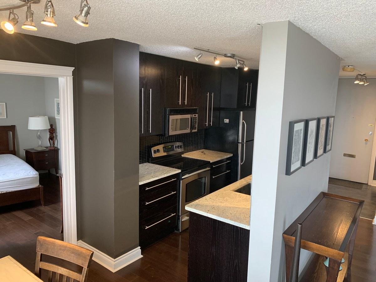 SF17 - 1 Bed 1 Bath - #1012 10883 Sask Drive NW  - Photo 5