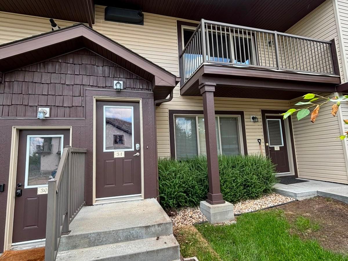 SF72 – 2 Bed | 1 Bath Townhouse in Charlesworth, SW Edmonton | #31 – 602 62 Street SW