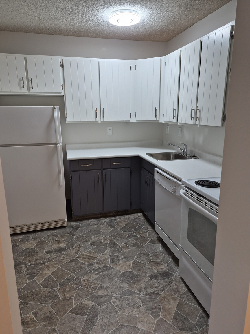 Silver Heights - Photo 15