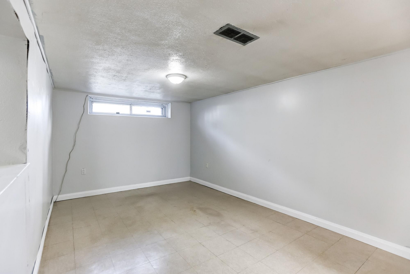 Basement - 2563 Kingston Road  - Photo 7