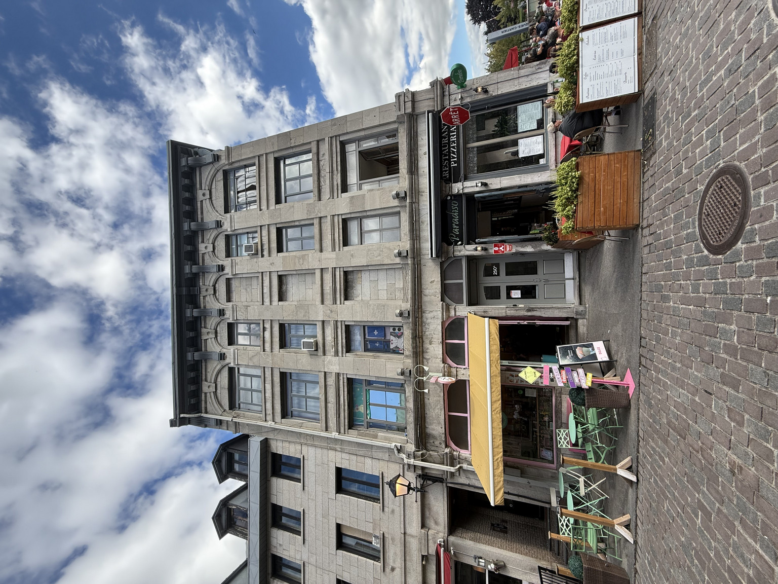 250A Rue Saint Paul Est
