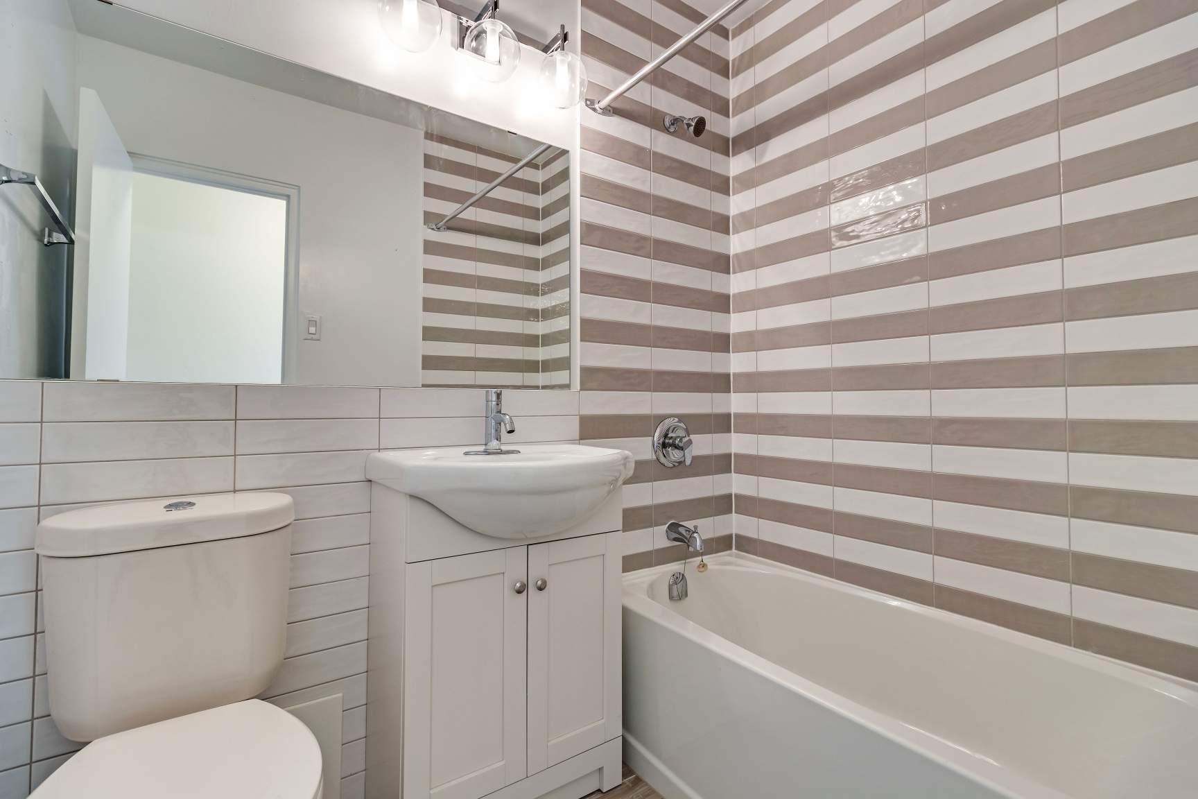 153 Ranleigh Avenue - Photo 16