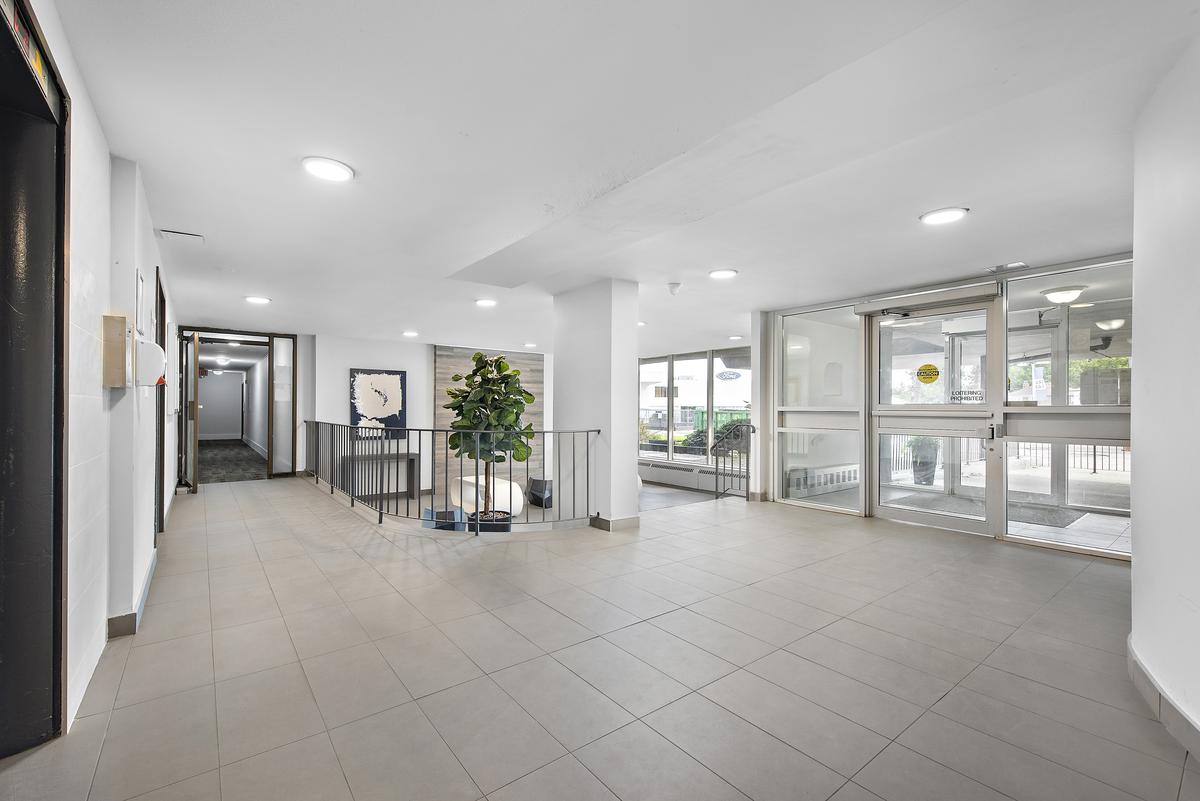 2570 Kingston Road - Photo 18