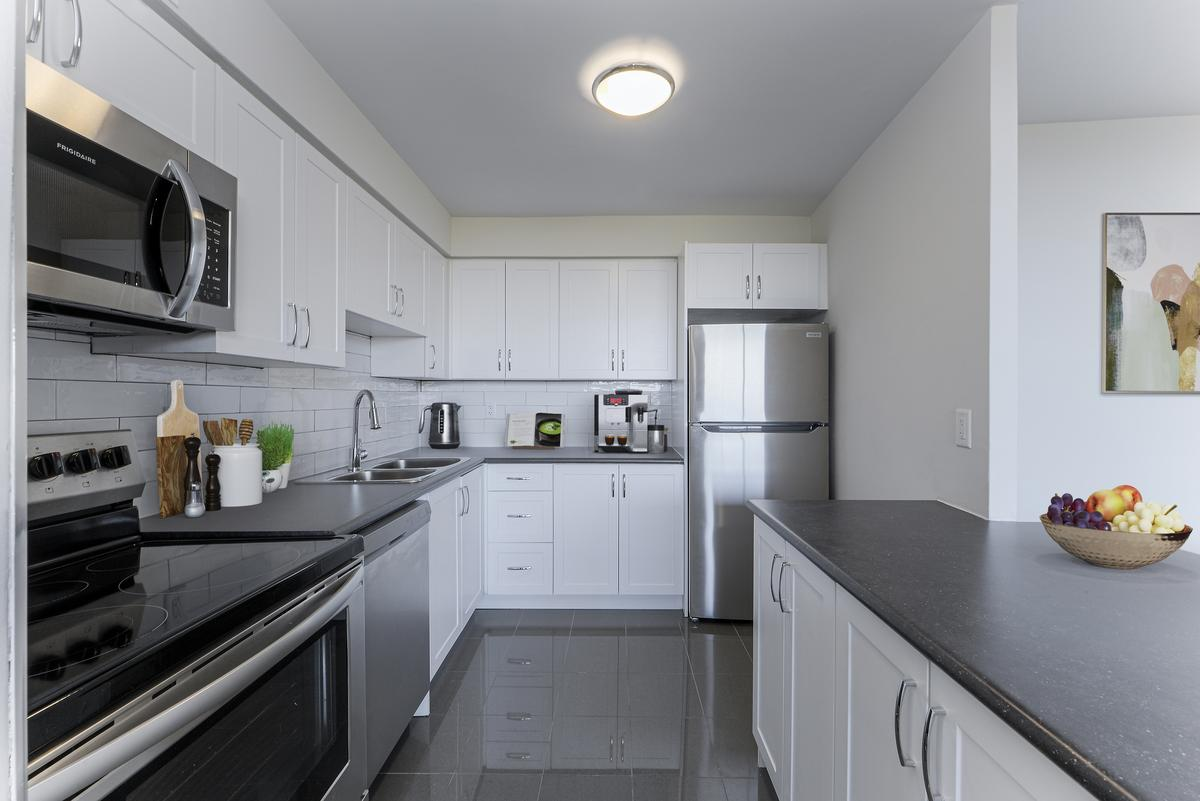 2570 Kingston Road - Photo 5