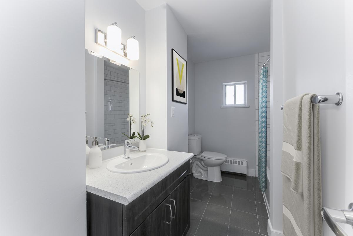 2570 Kingston Road - Photo 6