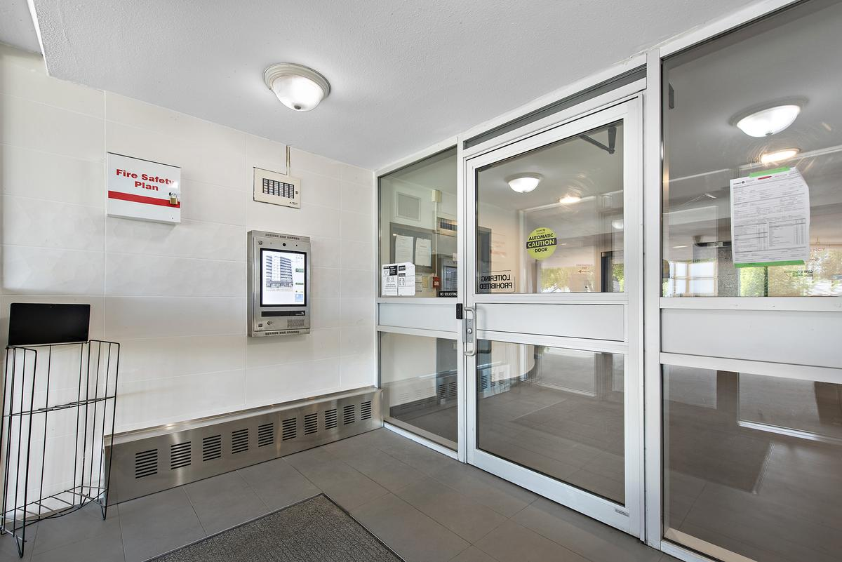 2570 Kingston Road - Photo 28