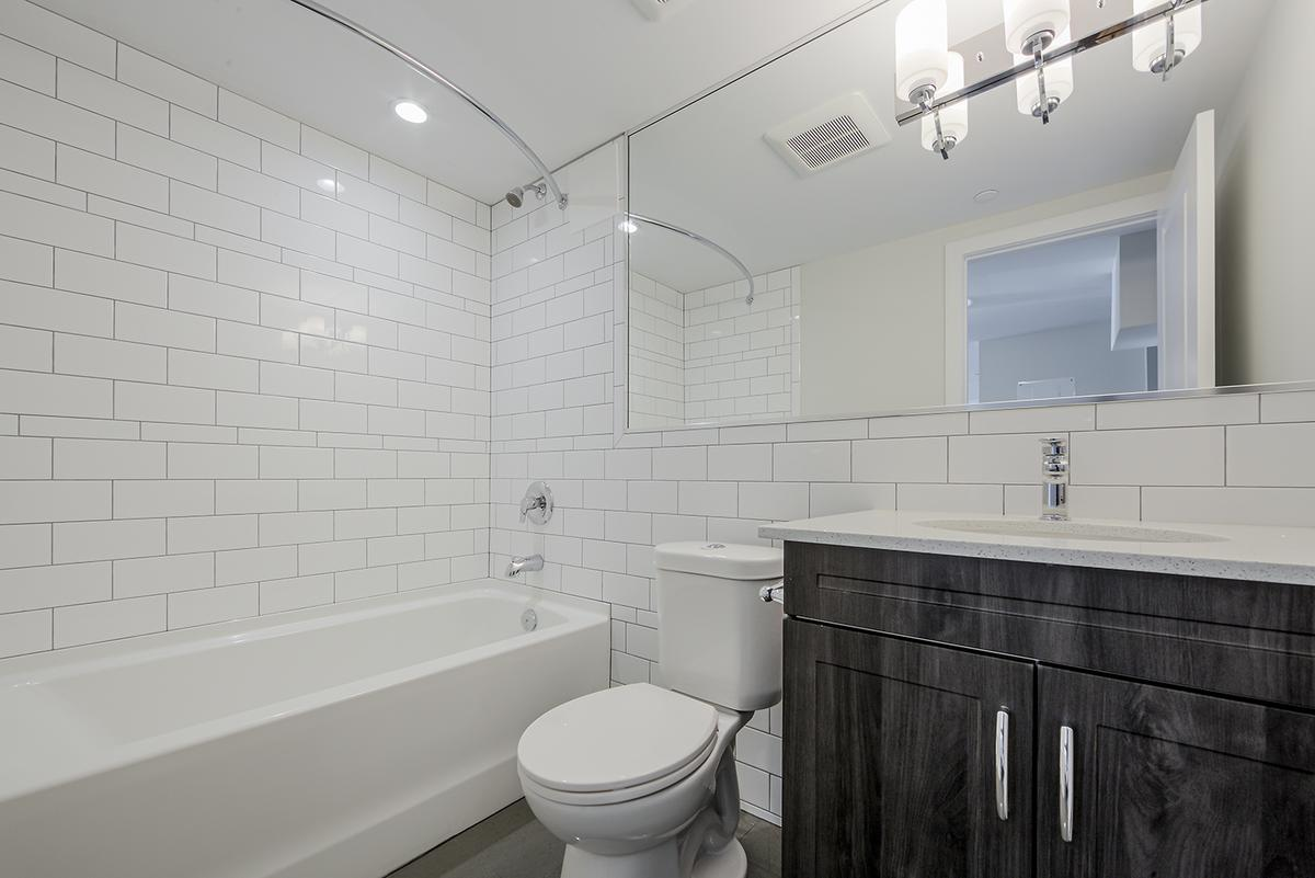 7 Elizabeth Street North - Photo 11