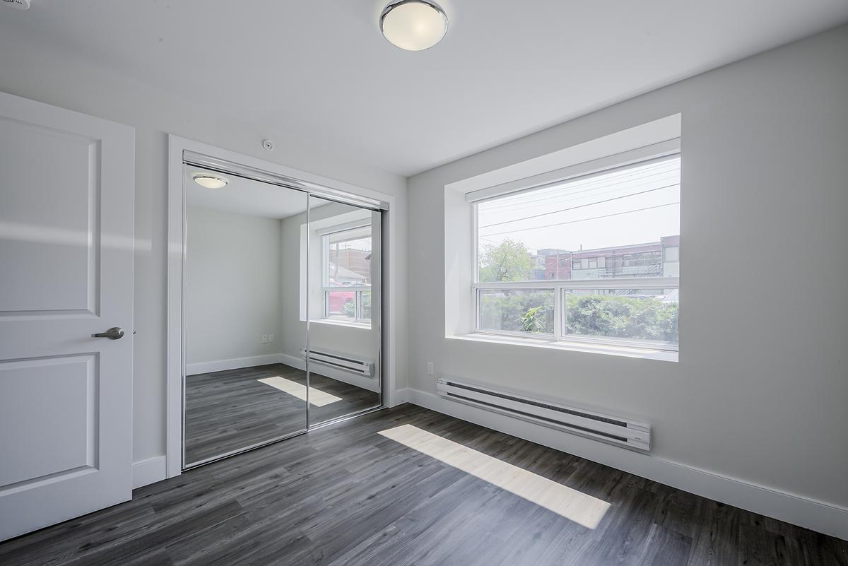 7 Elizabeth Street North - Photo 7