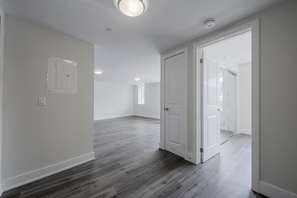 7 Elizabeth Street North - Photo 13